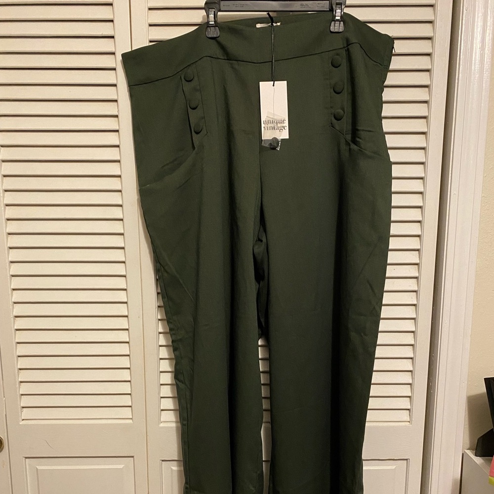 Unique Vintage Size 3X/20 Olive 1940s Wide Leg Pants. New with tags. Never worn.